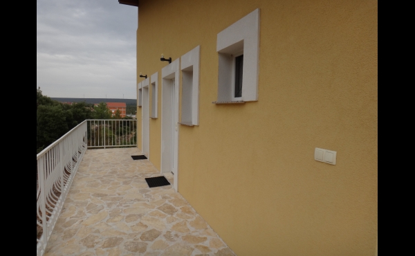 Predám v Chorvátsku pri mori apartmánový dom 5 ročný