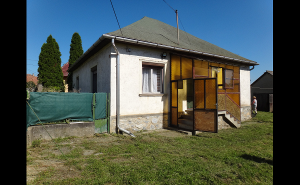 Predám neďaleko Košíc rodinný dom za dobru cenu pre kupujúceho.